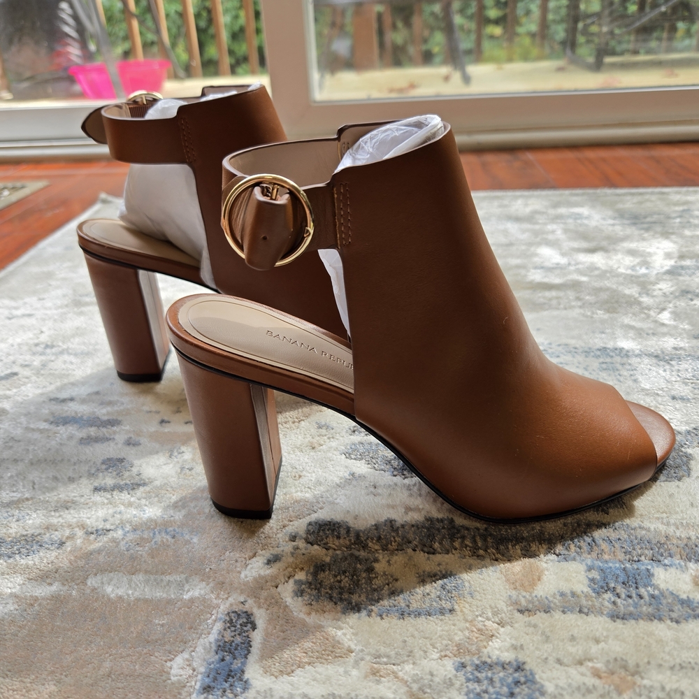 Banana Republic Tan Peep-Toe Heeled Boots
